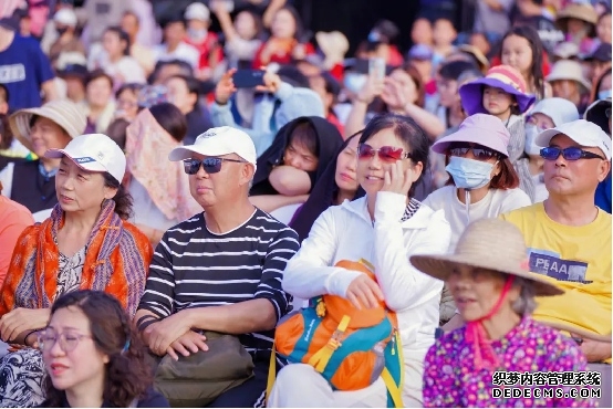 文艺赋美乡村 琼韵点亮渔乡 海南“村戏大联欢”海口荣山寮村专场启幕