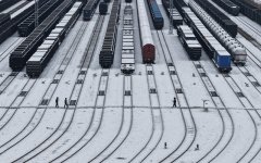 治愈！看西安铁轨上的“冰雪俄罗斯方块”