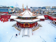 沈阳故宫：红墙映雪