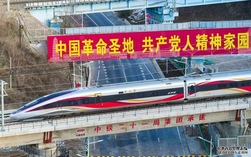 西延高铁开通运营(航拍图)。刘一江摄