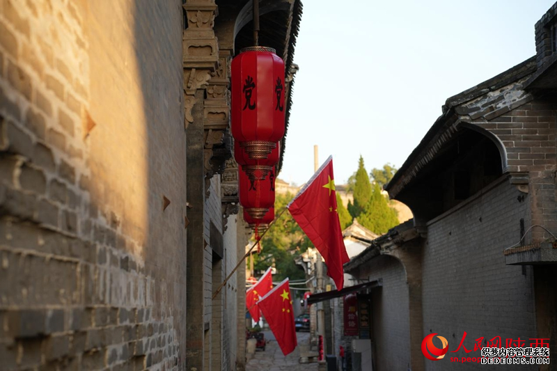 暮色下的党家村。人民网记者 孙挺摄